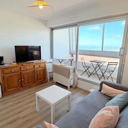 Du Hilaire, Et Foret Apartment *